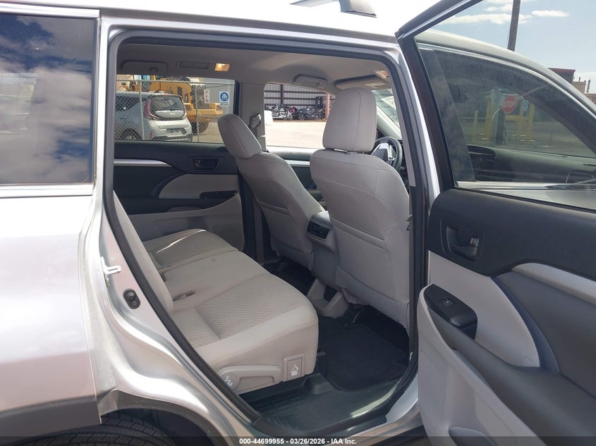 VIN 5TDZARFH4HS032156 2017 TOYOTA HIGHLANDER LE