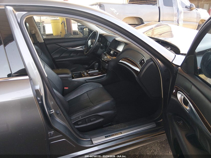 2015 Infiniti Q70 3.7