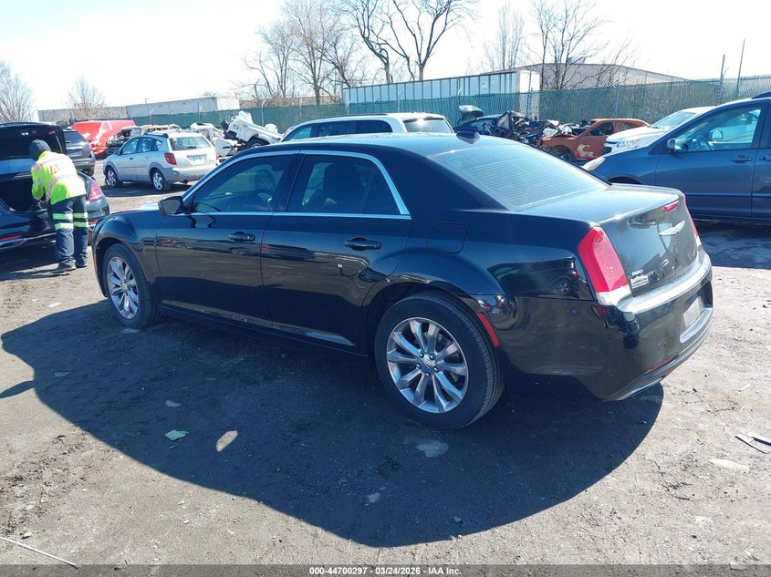 2018 Chrysler 300 Touring