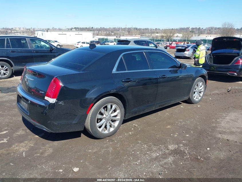2018 Chrysler 300 Touring