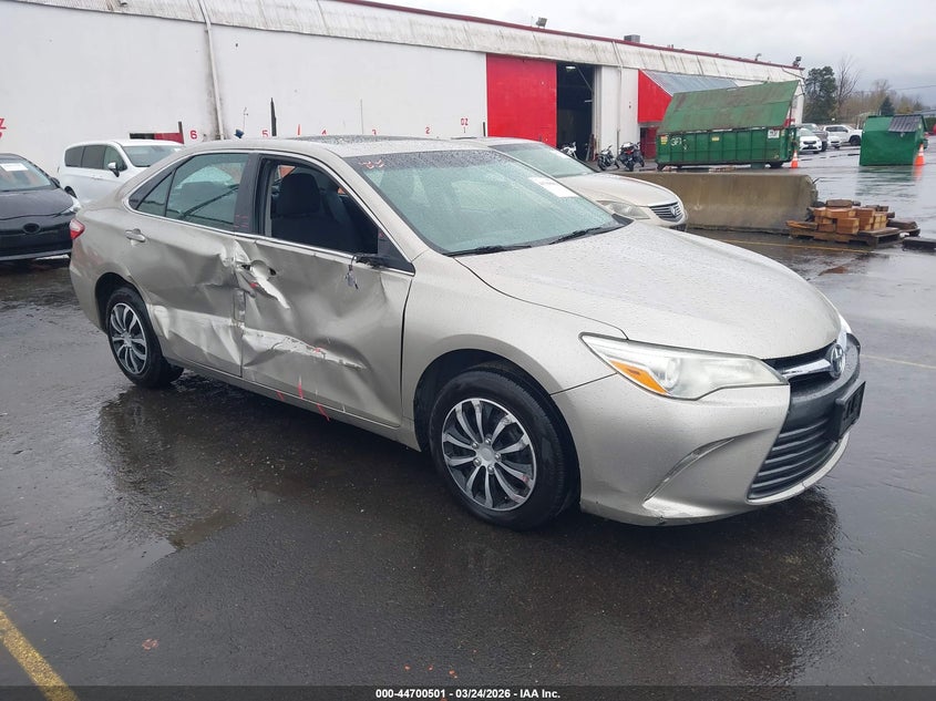 2015 TOYOTA CAMRY LE