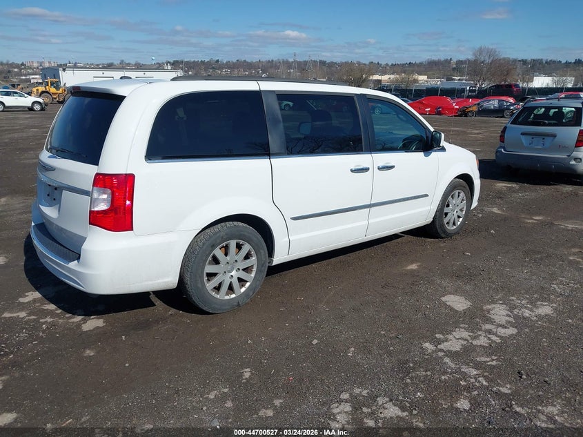 2016 Chrysler Town & Country Touring