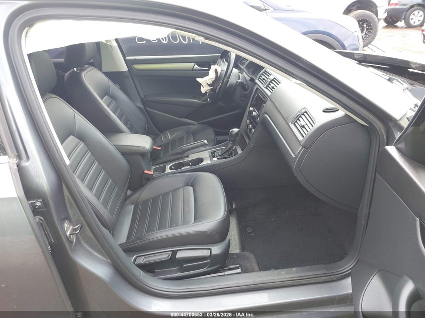 2015 Volkswagen Passat 1.8T Se