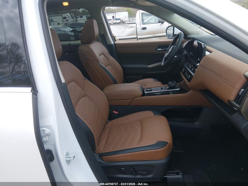 2025 Nissan Pathfinder Platinum 4Wd