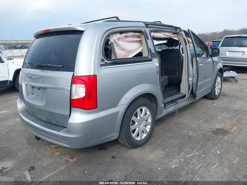 2016 Chrysler Town & Country Touring