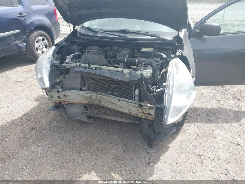 2015 NISSAN VERSA auction photo 6