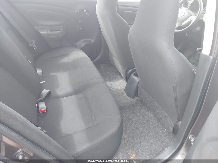 2015 NISSAN VERSA auction photo 8