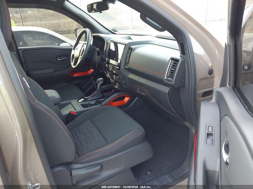 2024 Nissan Frontier Pro-4X 4X4