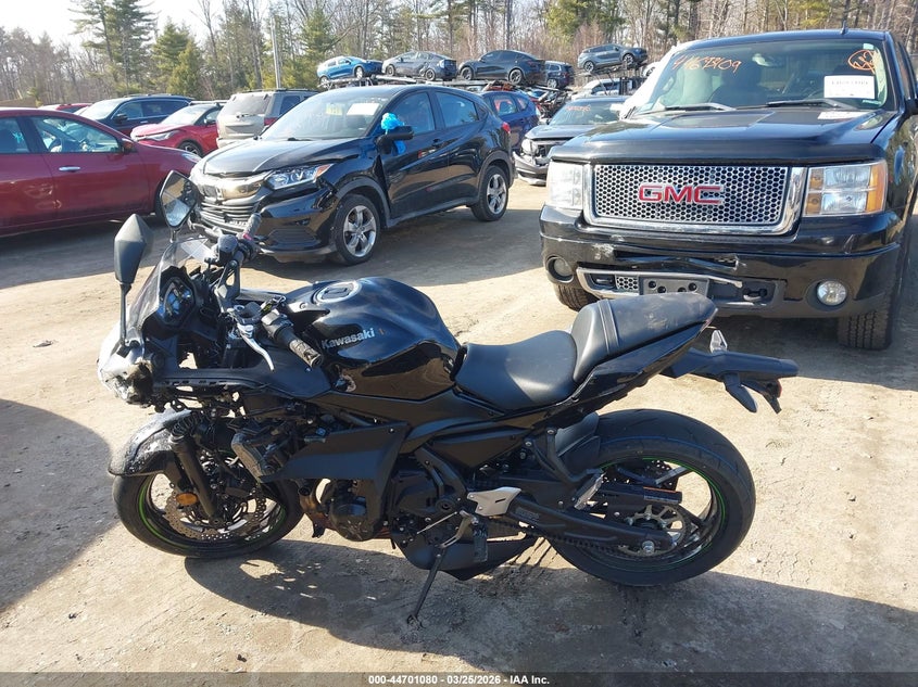 2025 Kawasaki Ex650 R VIN: ML5EXER13SDAG6699 Lot: 44701080