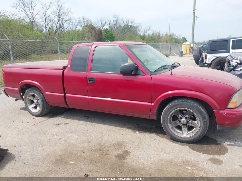 2001 GMC Sonoma Sls VIN: 1GTCS19W018133784 Lot: 44701144
