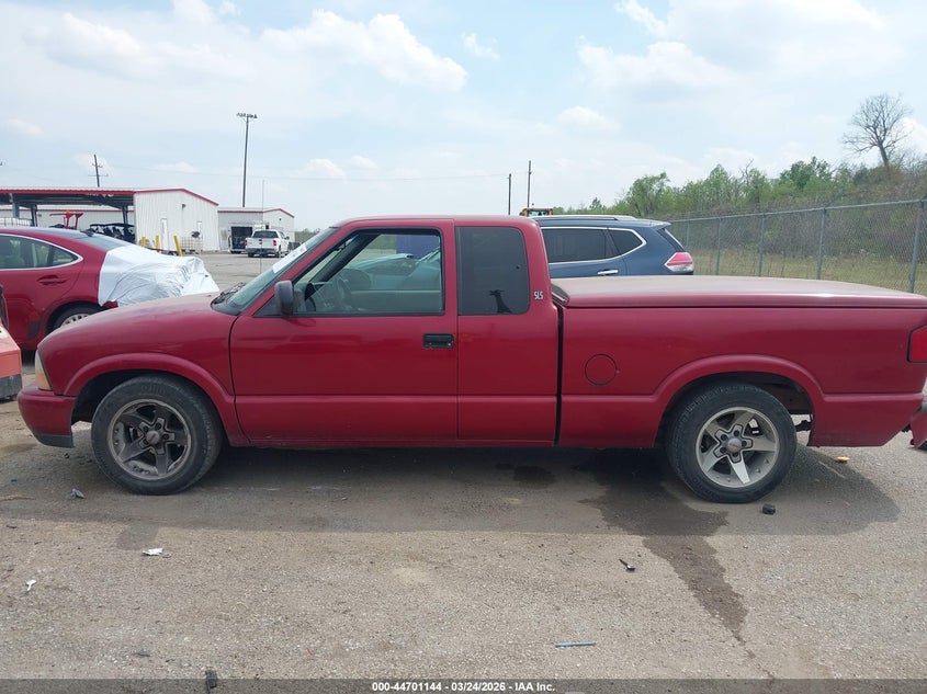 2001 GMC Sonoma Sls VIN: 1GTCS19W018133784 Lot: 44701144