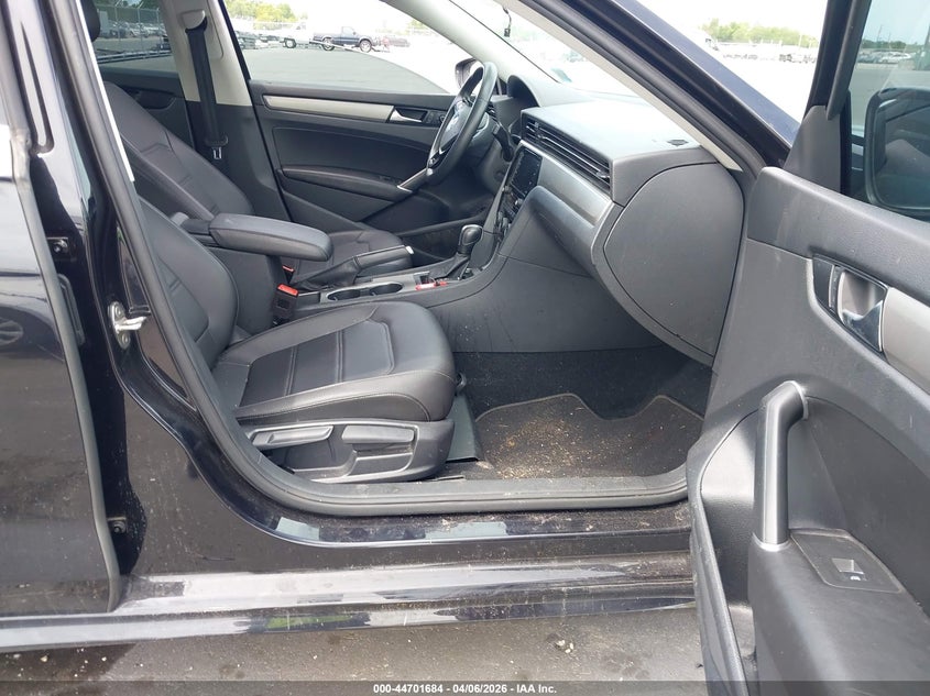 2022 Volkswagen Passat 2.0T Se