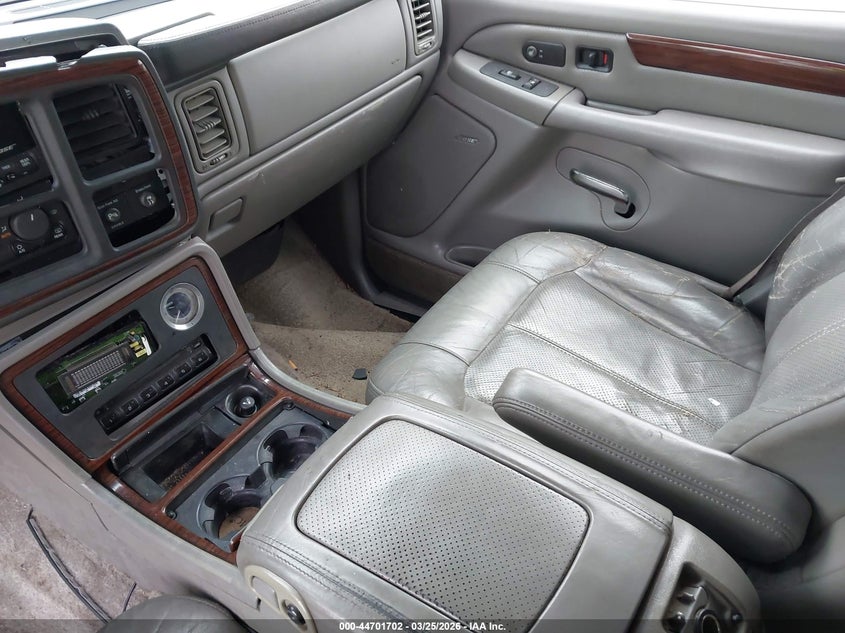 2002 Cadillac Escalade Standard