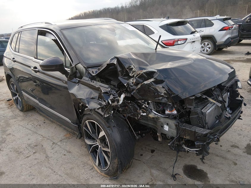 2024 VOLKSWAGEN TIGUAN 2.0T SEL R-LINE — Photo gallery