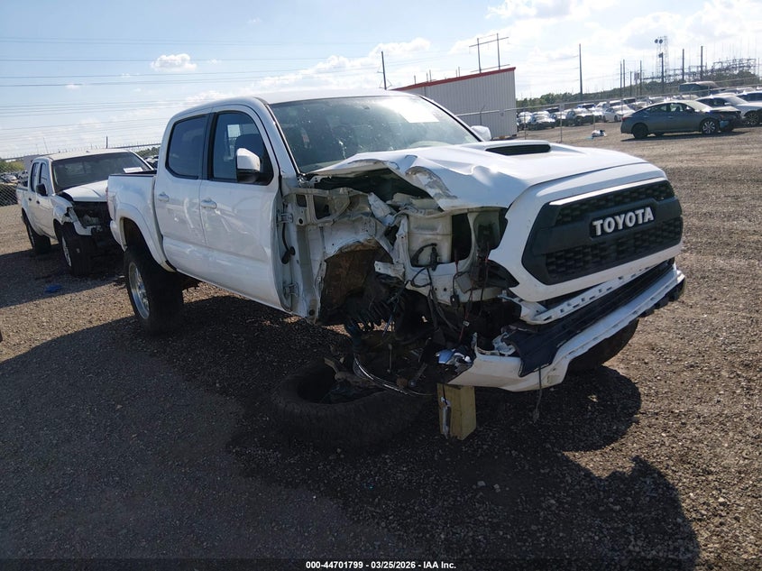 2017 TOYOTA TACOMA