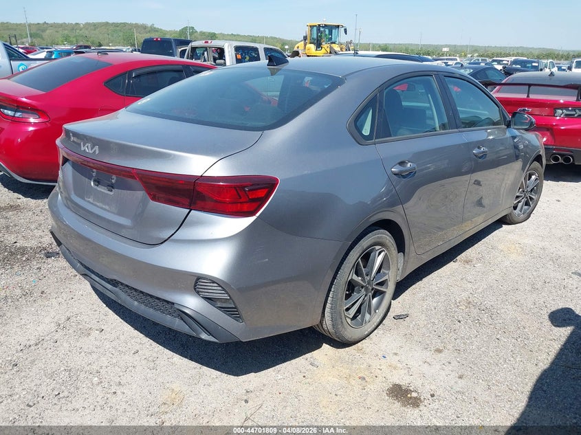 2023 KIA FORTE auction photo 4