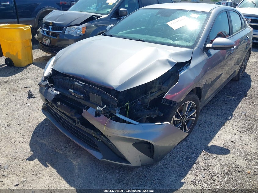 2023 KIA FORTE auction photo 6