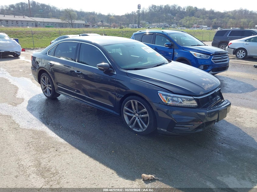 2016 Volkswagen Passat 1.8T R-Line