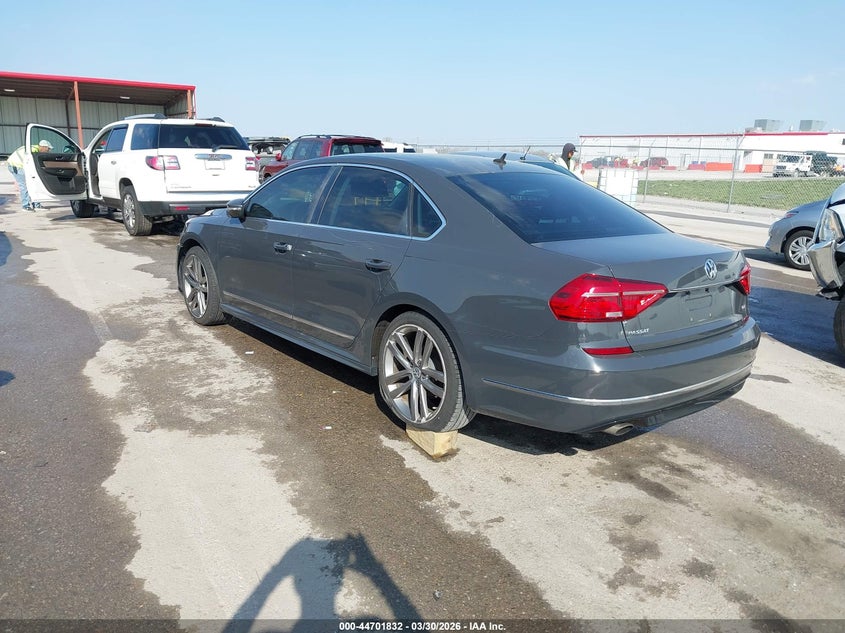 2016 Volkswagen Passat 1.8T R-Line