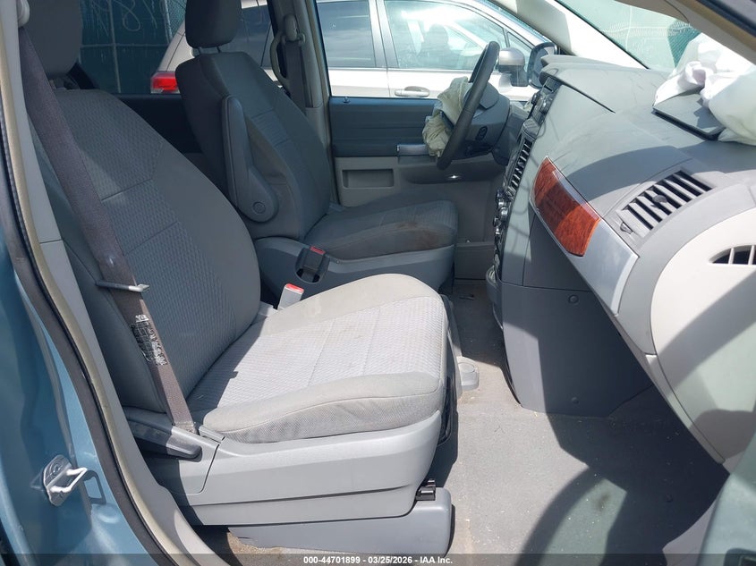 2008 Chrysler Town & Country Touring