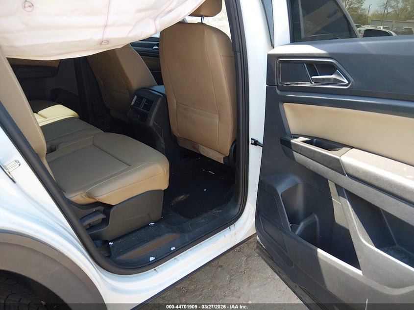 2020 Volkswagen Atlas Cross Sport 2.0T Sel/2.0T Sel Premium/2.0T Sel Premium R-Line/2.0T Sel R-Line VIN: 1V2MC2CA3LC205435 Lot: 44701909