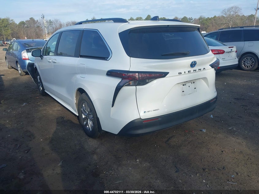 2025 Toyota Sienna Le