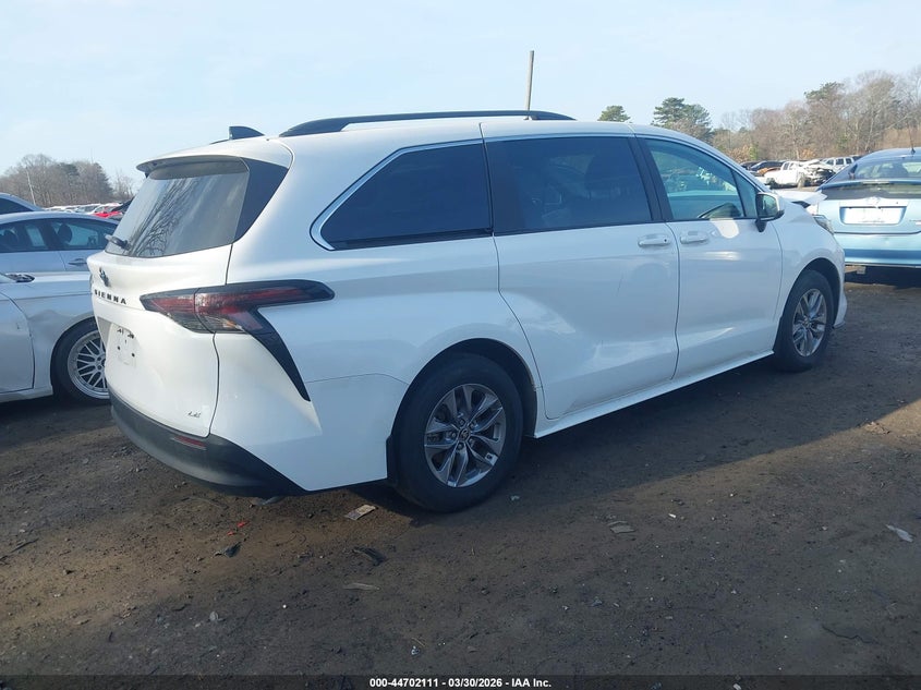 2025 Toyota Sienna Le