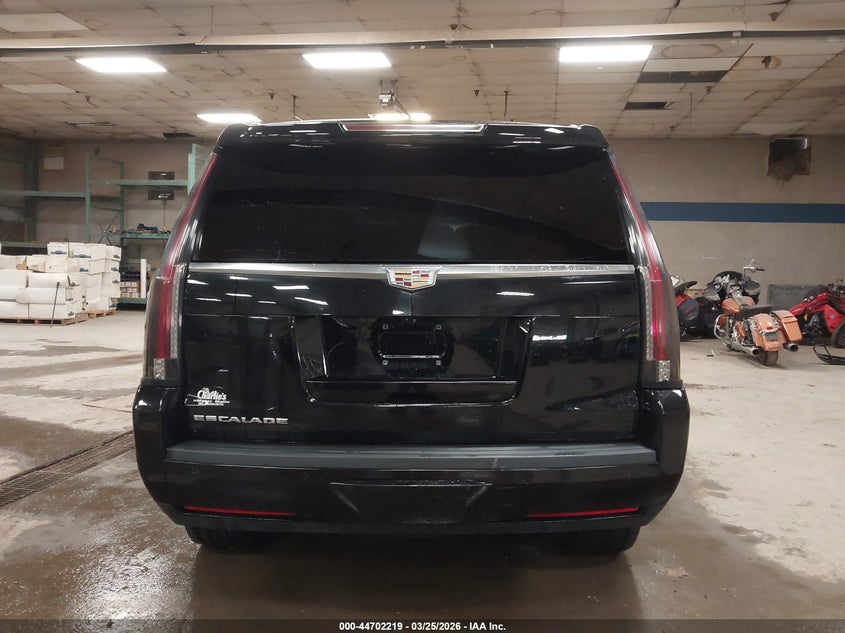 CADILLAC ESCALADE - zdjęcie 16
