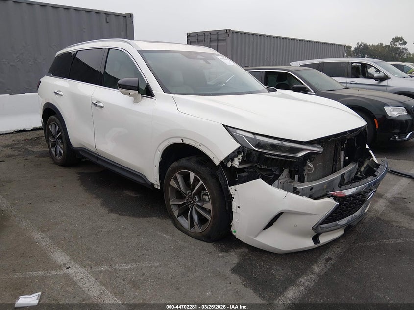 2023 INFINITI QX60 LUXE AWD