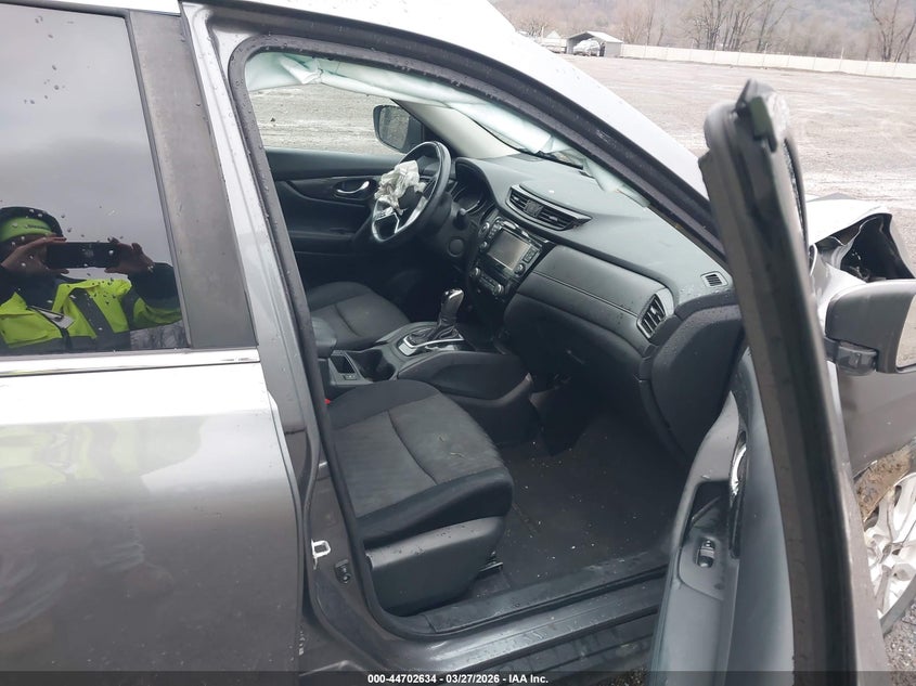 2017 Nissan Rogue Sv