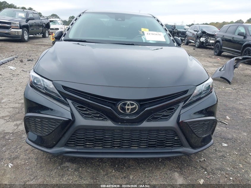 TOYOTA CAMRY - zdjęcie 13