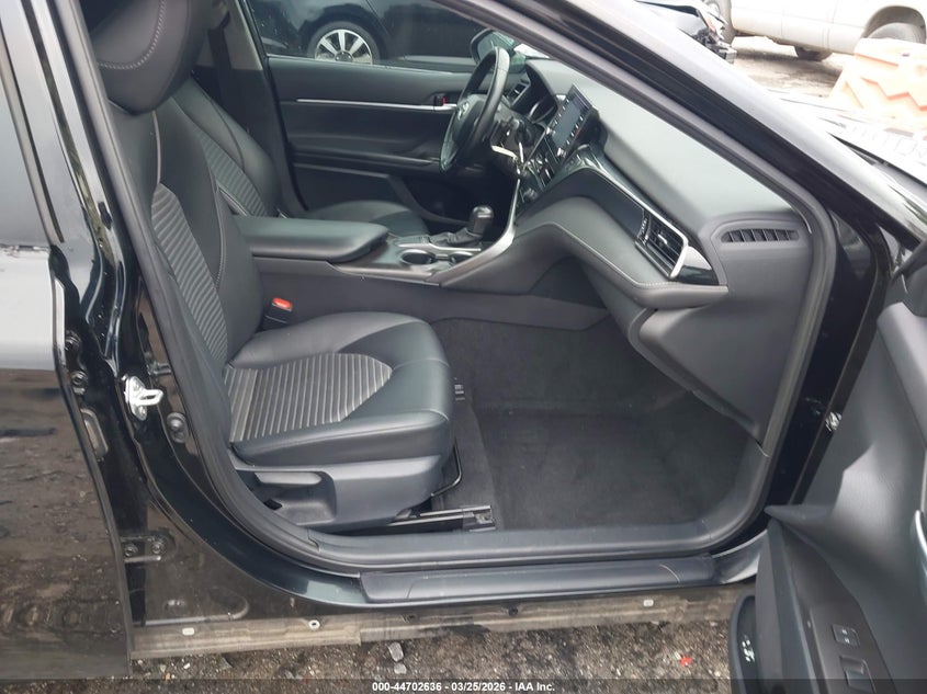 TOYOTA CAMRY - zdjęcie 5