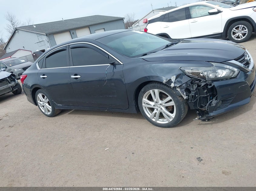 2017 Nissan Altima 3.5 Sl/3.5 Sr VIN: 1N4BL3AP1HC113596 Lot: 44702694