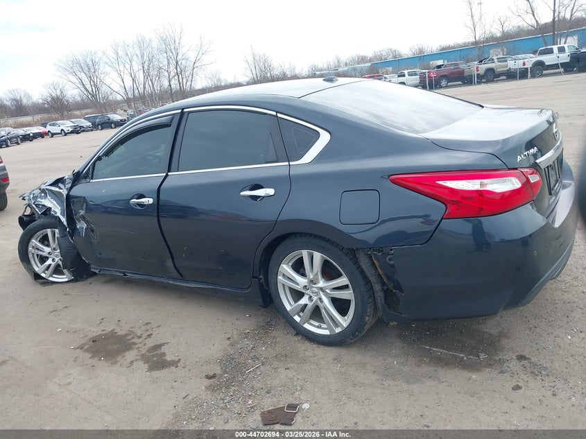 2017 Nissan Altima 3.5 Sl/3.5 Sr VIN: 1N4BL3AP1HC113596 Lot: 44702694