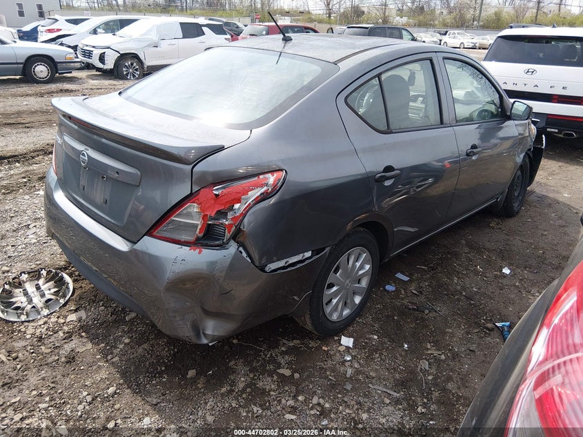 2017 Nissan Versa 1.6 S+