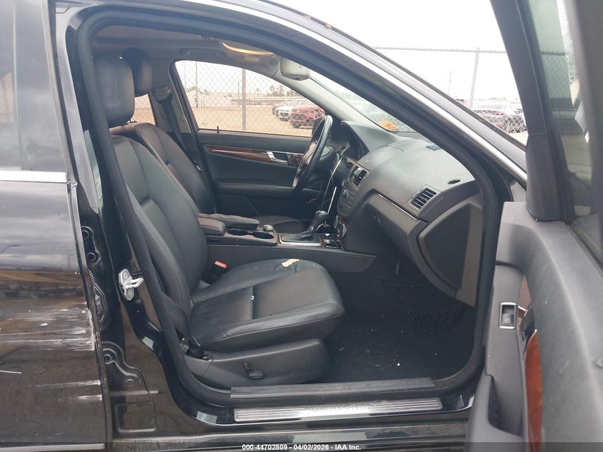 2011 Mercedes-Benz C 300 Luxury 4Matic