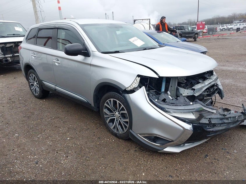 2018 Mitsubishi Outlander Es