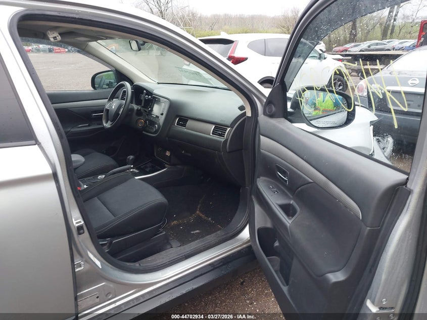 2018 Mitsubishi Outlander Es