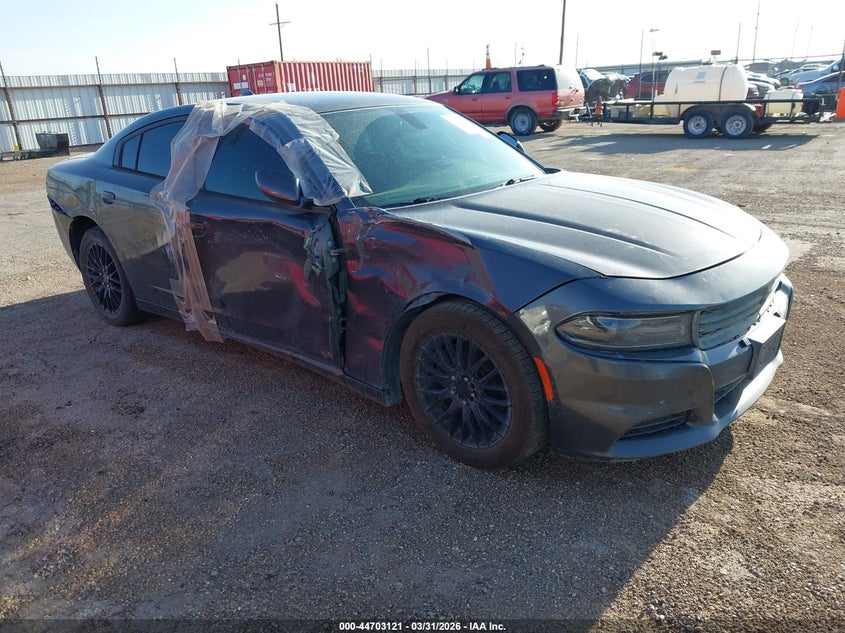 Vin: 2c3cdxhg6gh186827, lot: 45200252, dodge charger sxt 2016 img_1