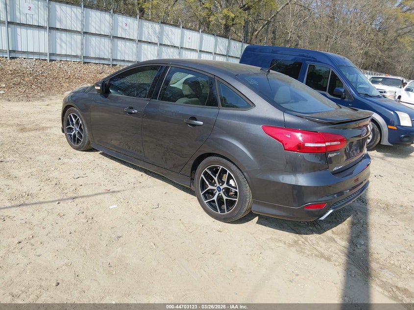 Vin: 1fadp3f24fl321933, lot: 45200254, ford focus se 20153