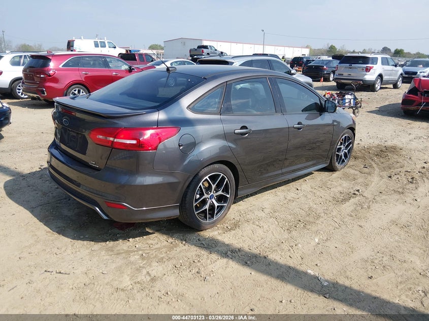 Vin: 1fadp3f24fl321933, lot: 45200254, ford focus se 20154