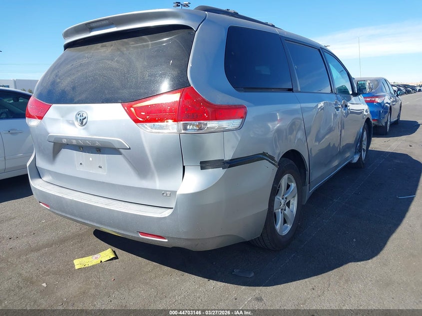 2012 Toyota Sienna Le V6 8 Passenger