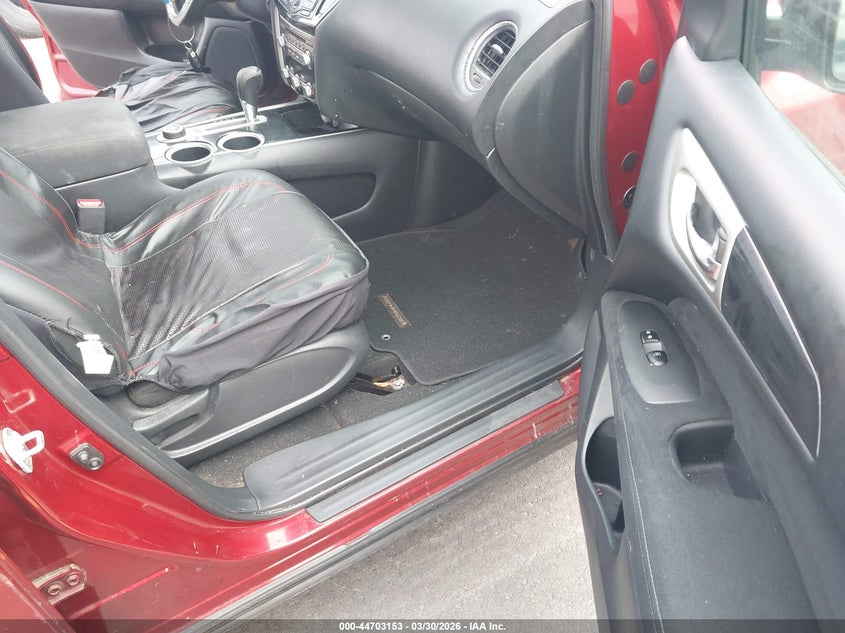 2013 Nissan Pathfinder Sv