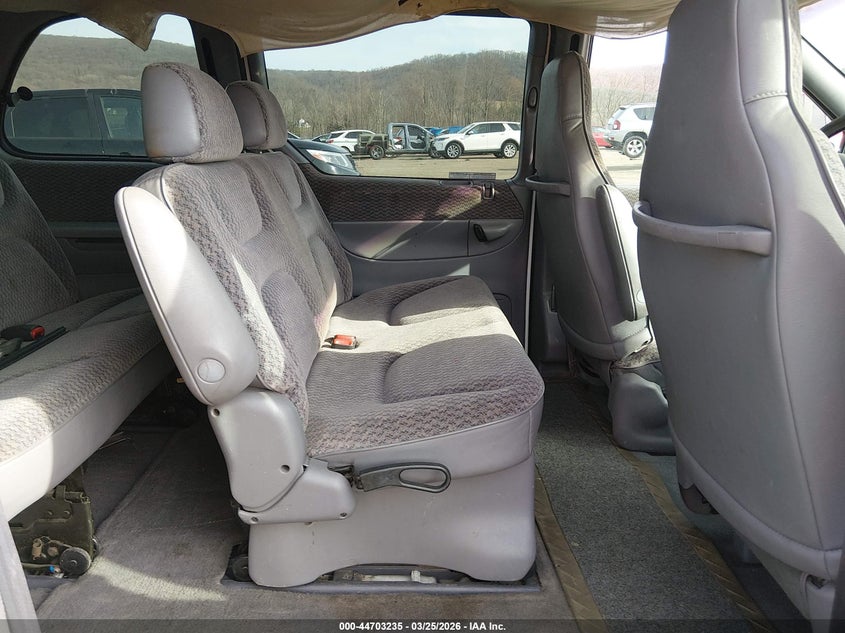 1998 Dodge Caravan Se VIN: 2B4GP45R2WR600247 Lot: 44703235