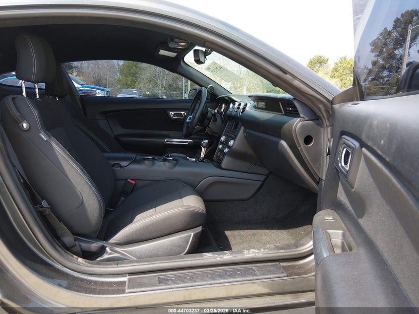 2016 Ford Mustang V6