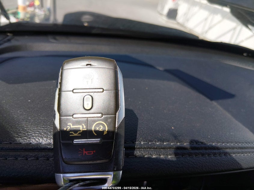 2019 Ram 1500 Laramie 4X2 5'7 Box VIN: 1C6RREJT4KN615862 Lot: 44703299