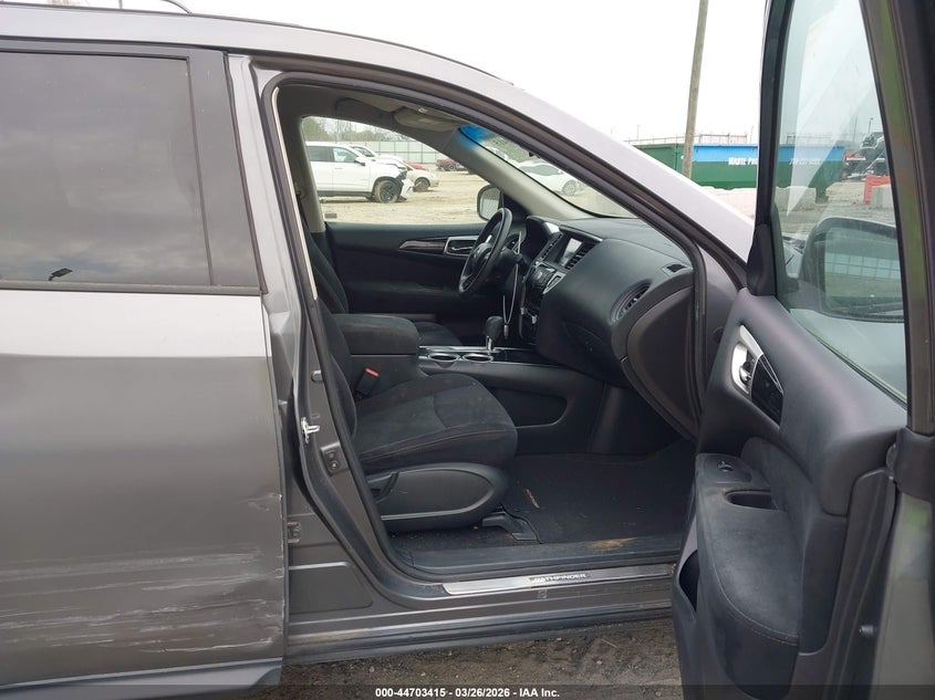 2016 Nissan Pathfinder S