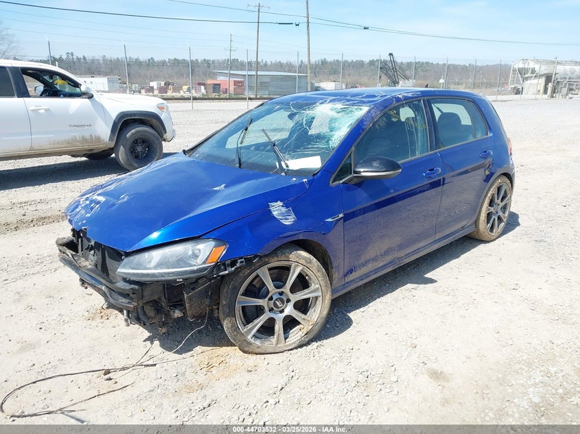 2015 Volkswagen Golf R 4-Door