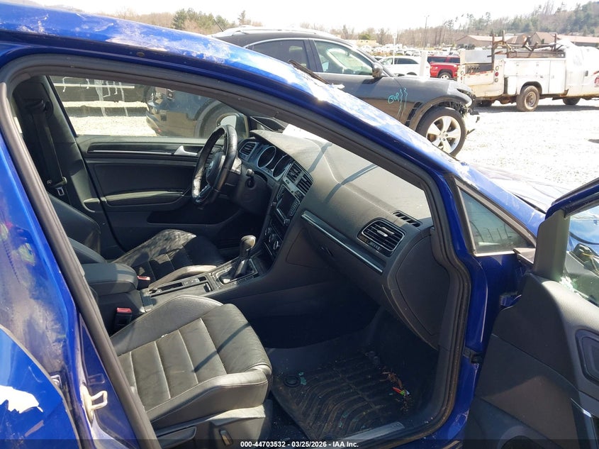 2015 Volkswagen Golf R 4-Door