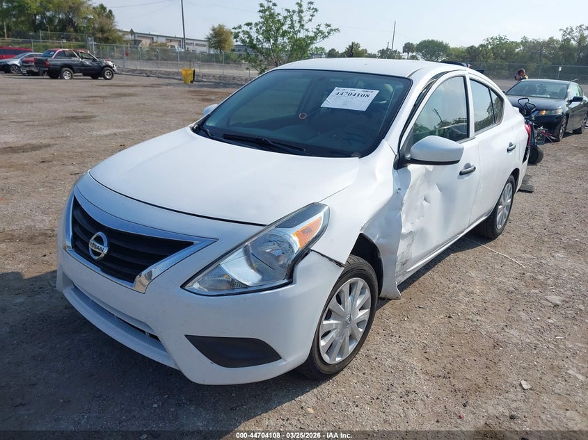 2019 Nissan Versa 1.6 S+